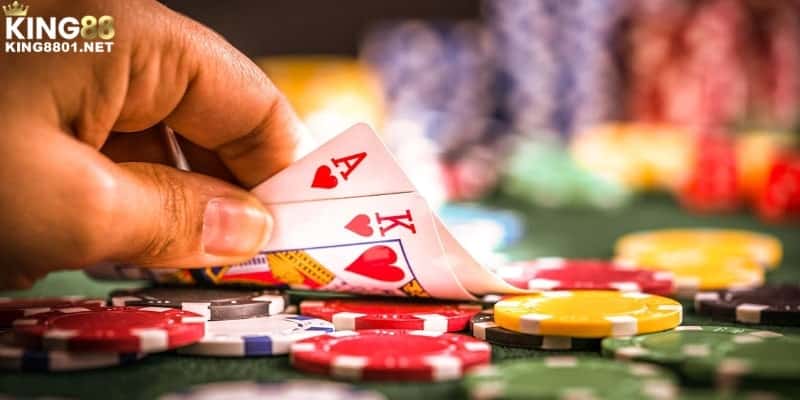 Hướng dẫn chi tiết cách chơi poker 2 lá cho người mới